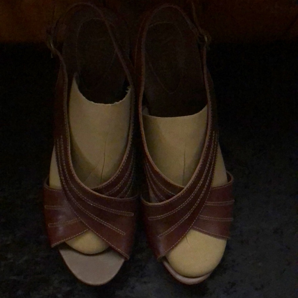 New Clark’s Brown 8.5M leather heels